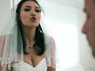 Exploitive bruid Bella Rolland wordt geneukt op de bruiloft