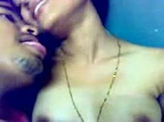 Leuke Kerala aunty ' s Boobs en Pussy tonen gevangen genomen ingress haar BF