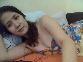 प्यारा Philipino MILF स्काइप BF के-पी 3 के स्तन से पता चलता