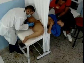 INFIEL CON EL DOCTEUR QUE DEBE LAMAR EL cono PARA Ague MEDICACIÓN