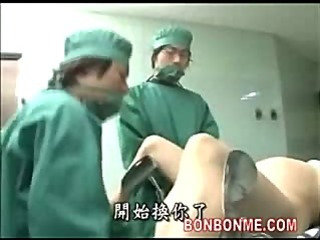 chorreo de leche embarazada MILF follada por el médico en frosty tableland de operaciones
